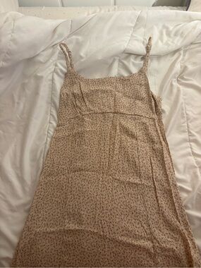 Brandy Melville Beige Floral Maxi Dress